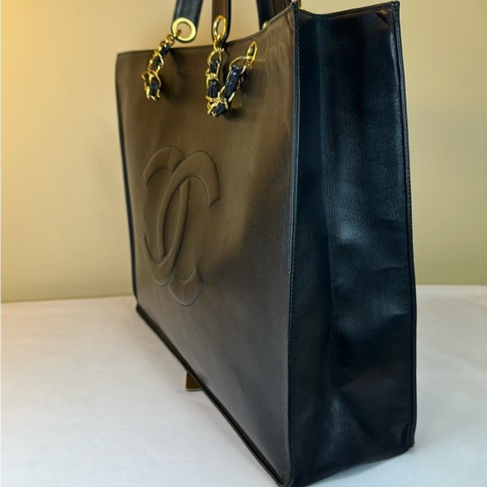 CHANEL COA XL Calfskin Tote 24K Goldplated Hardware Early 90's Made in France - Picture 6 of 16